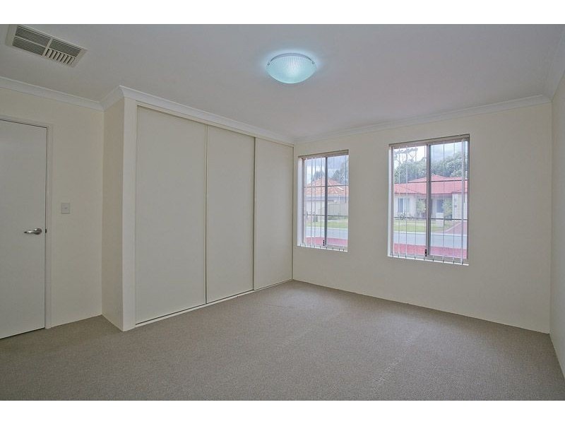 15 Sittella Gardens, East Cannington WA 6107