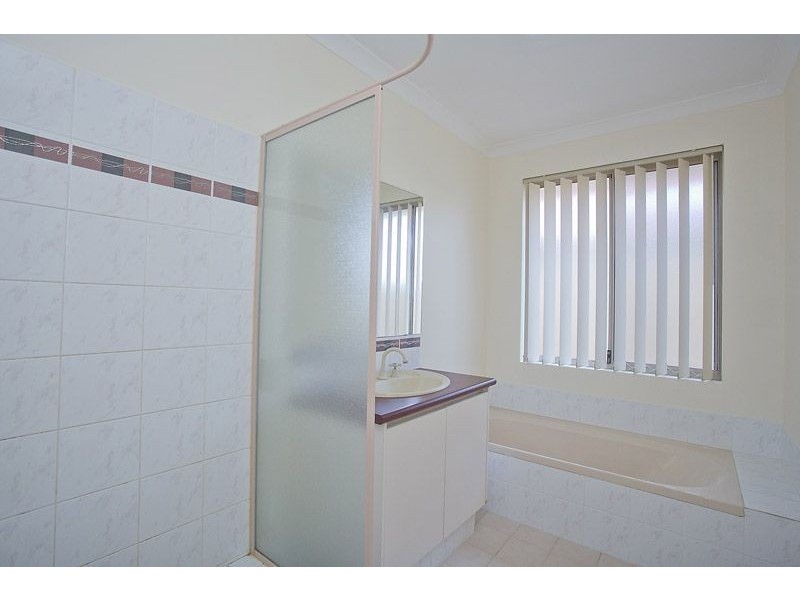 15 Sittella Gardens, East Cannington WA 6107