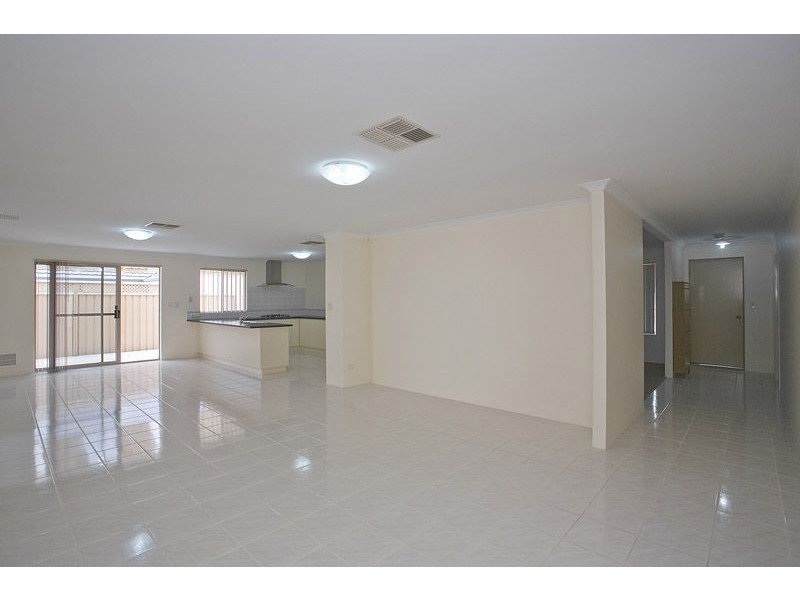 15 Sittella Gardens, East Cannington WA 6107