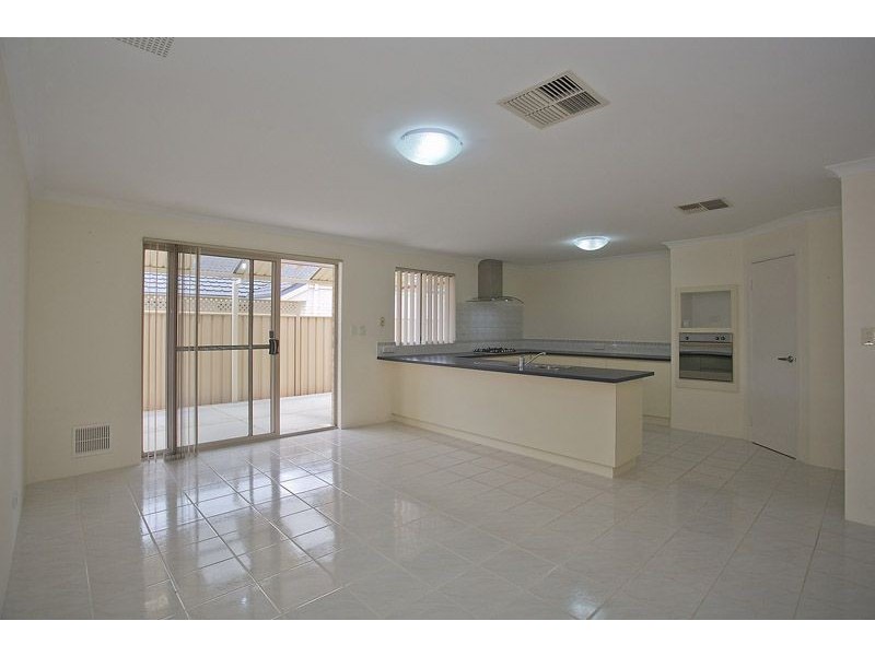 15 Sittella Gardens, East Cannington WA 6107