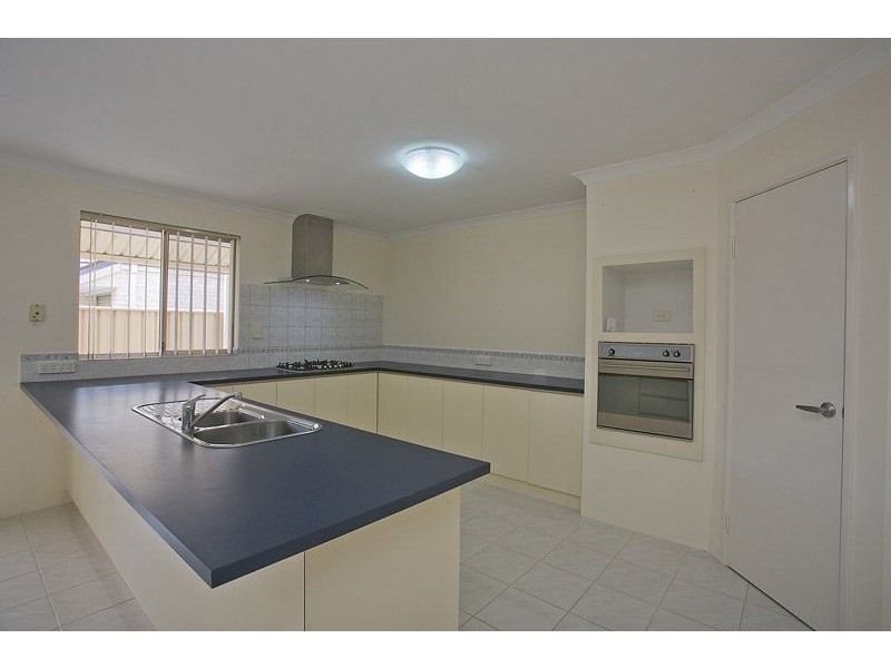 15 Sittella Gardens, East Cannington WA 6107