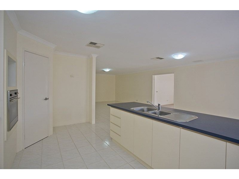 15 Sittella Gardens, East Cannington WA 6107