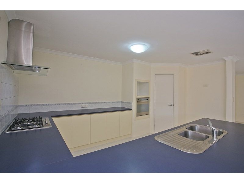 15 Sittella Gardens, East Cannington WA 6107