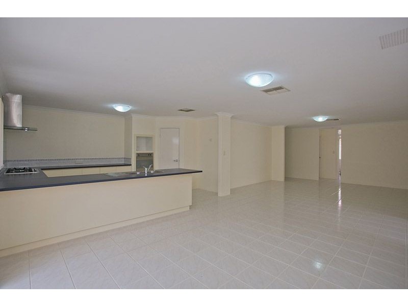 15 Sittella Gardens, East Cannington WA 6107