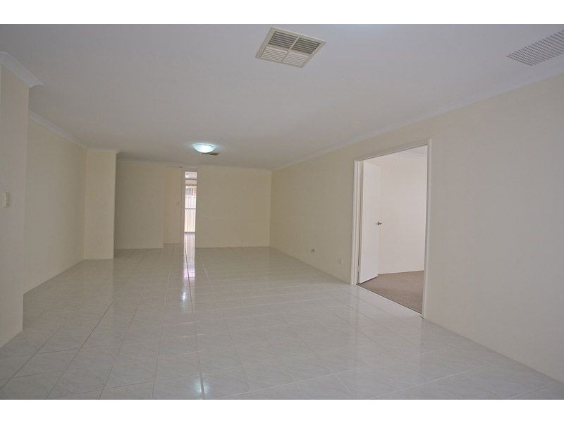 15 Sittella Gardens, East Cannington WA 6107