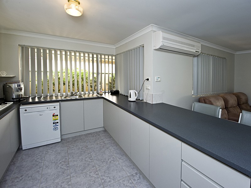 29 Swinden Court, Maddington WA 6109