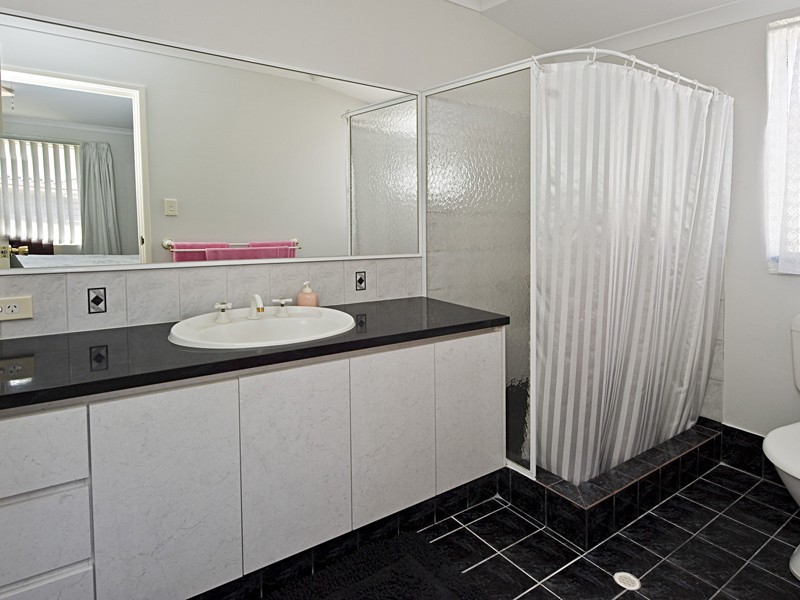 29 Swinden Court, Maddington WA 6109