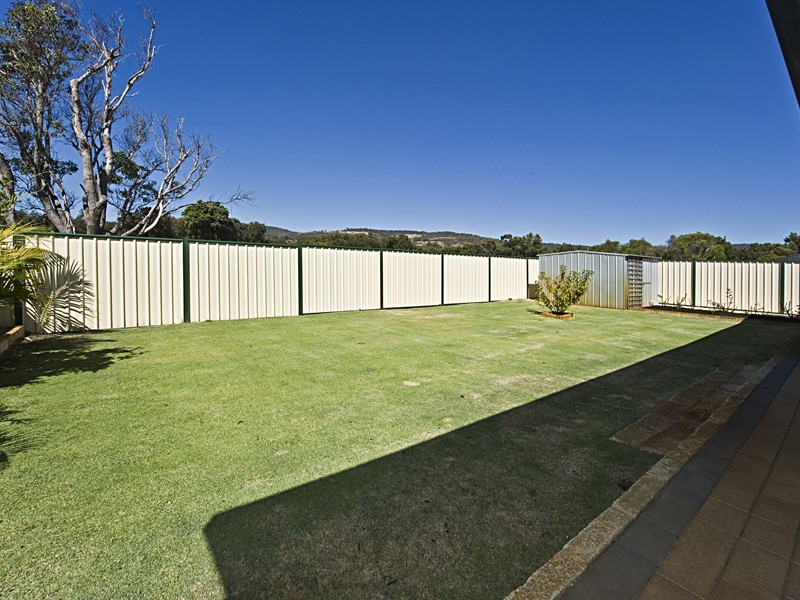 29 Swinden Court, Maddington WA 6109