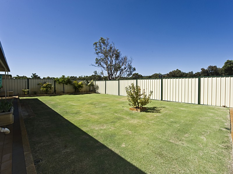 29 Swinden Court, Maddington WA 6109