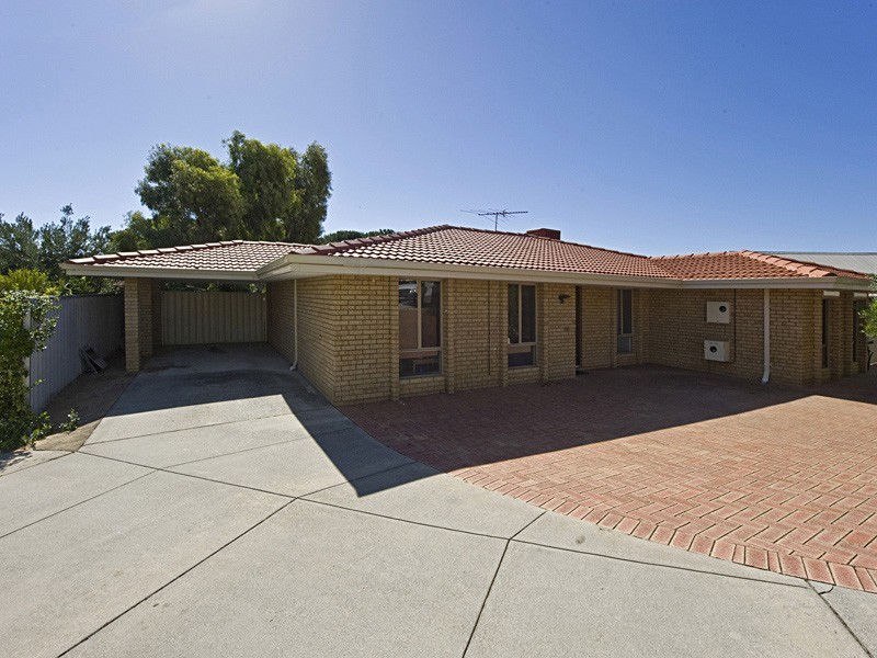6A Moseley Hill, Kardinya WA 6163