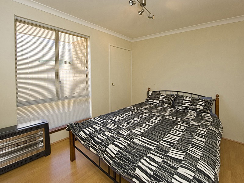 6A Moseley Hill, Kardinya WA 6163