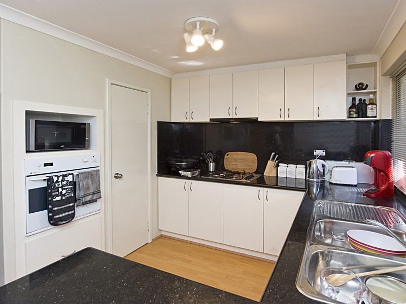 6A Moseley Hill, Kardinya WA 6163