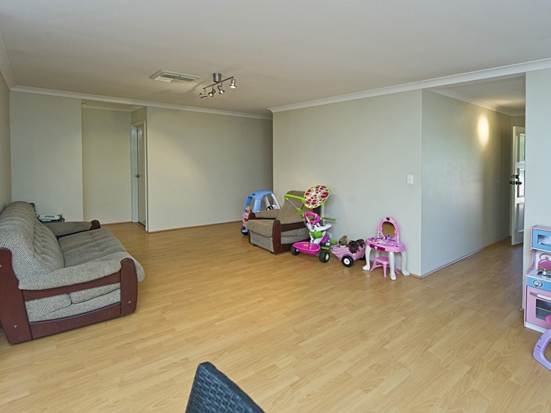 6A Moseley Hill, Kardinya WA 6163