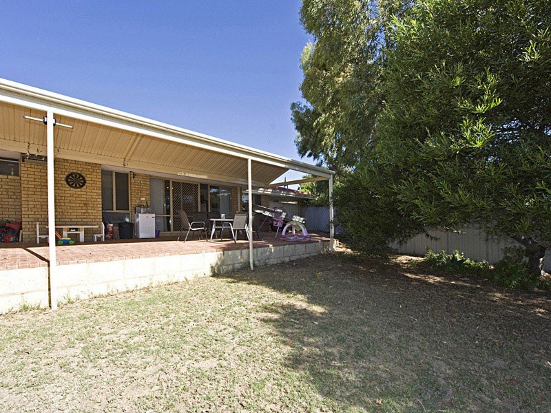 6A Moseley Hill, Kardinya WA 6163
