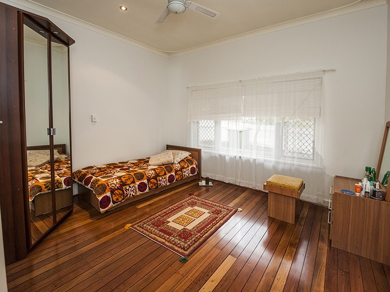 50 Wyndham St, St James WA 6102