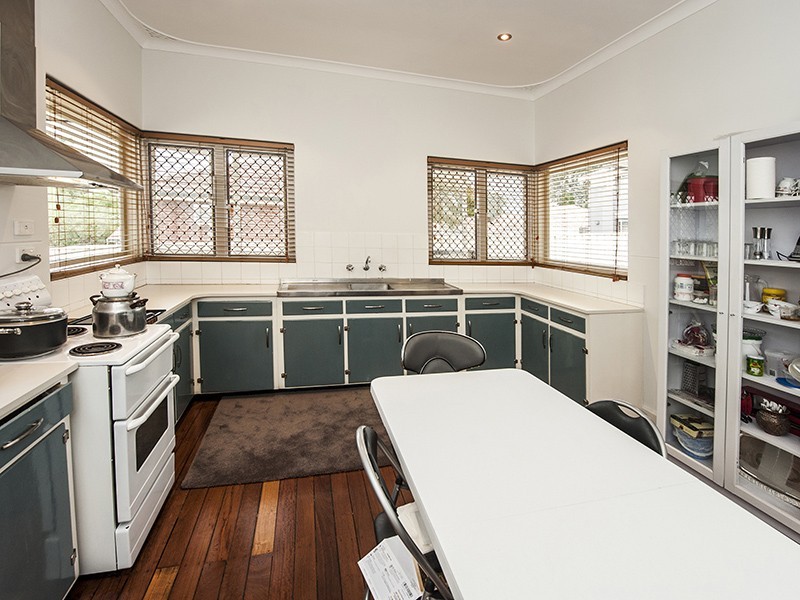 50 Wyndham St, St James WA 6102