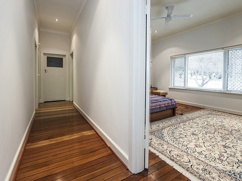 50 Wyndham St, St James WA 6102