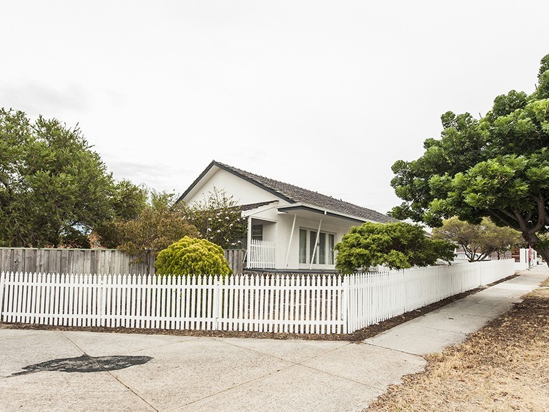 50 Wyndham St, St James WA 6102