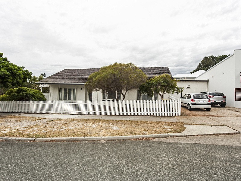50 Wyndham St, St James WA 6102