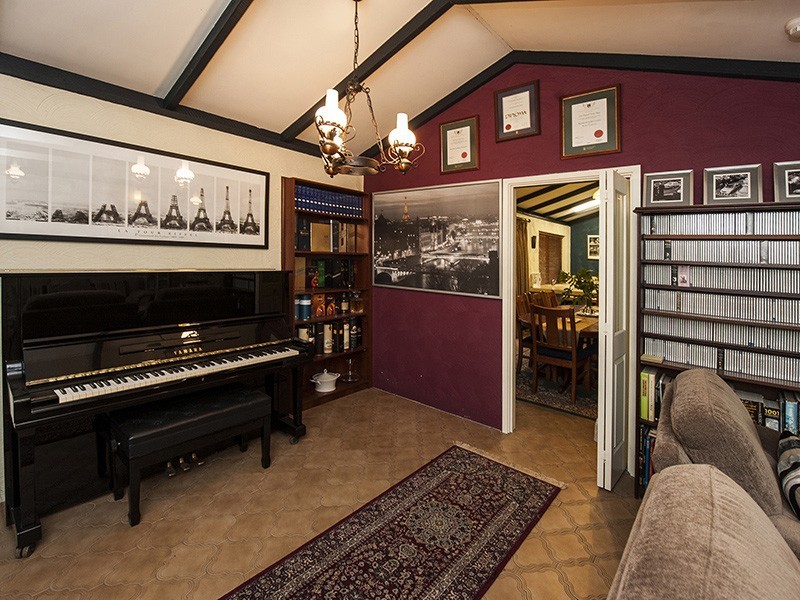 10 WESTMINSTER STREET, East Victoria Park WA 6101