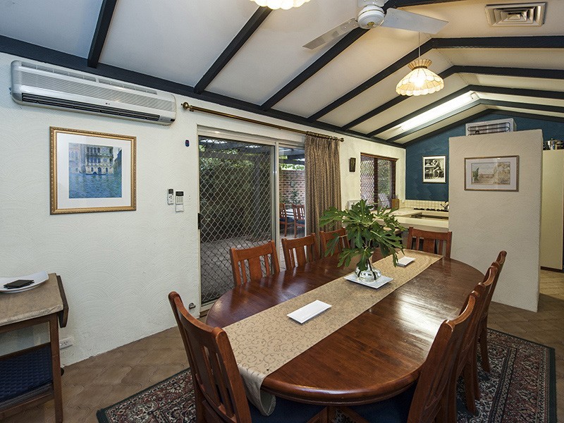 10 WESTMINSTER STREET, East Victoria Park WA 6101