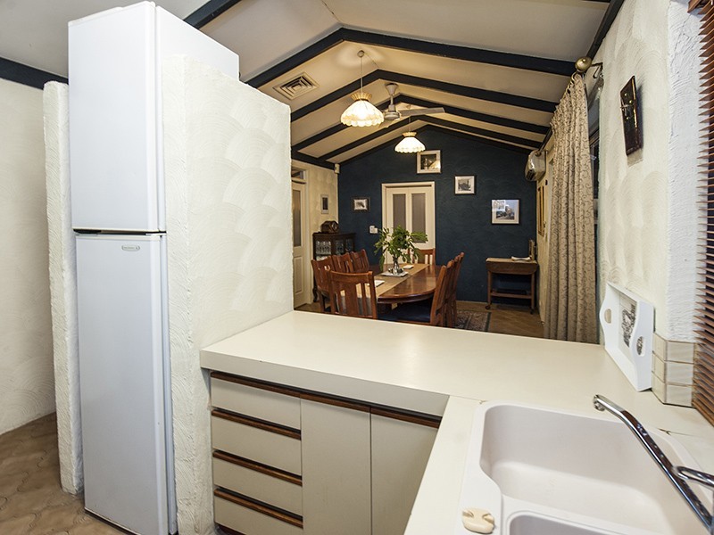 10 WESTMINSTER STREET, East Victoria Park WA 6101