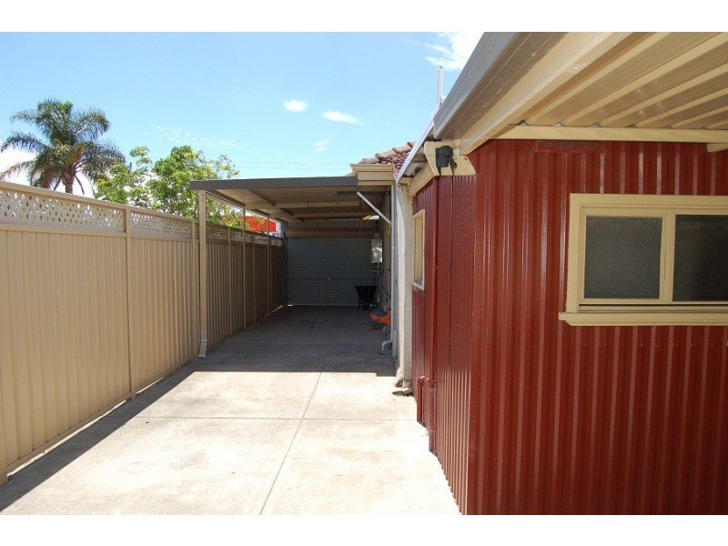 13 Chapman Road, St James WA 6102