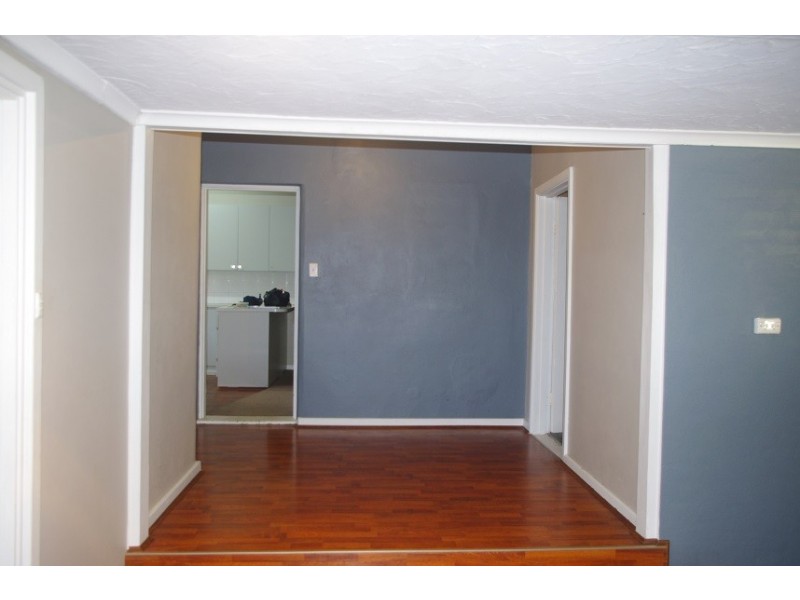 13 Chapman Road, St James WA 6102