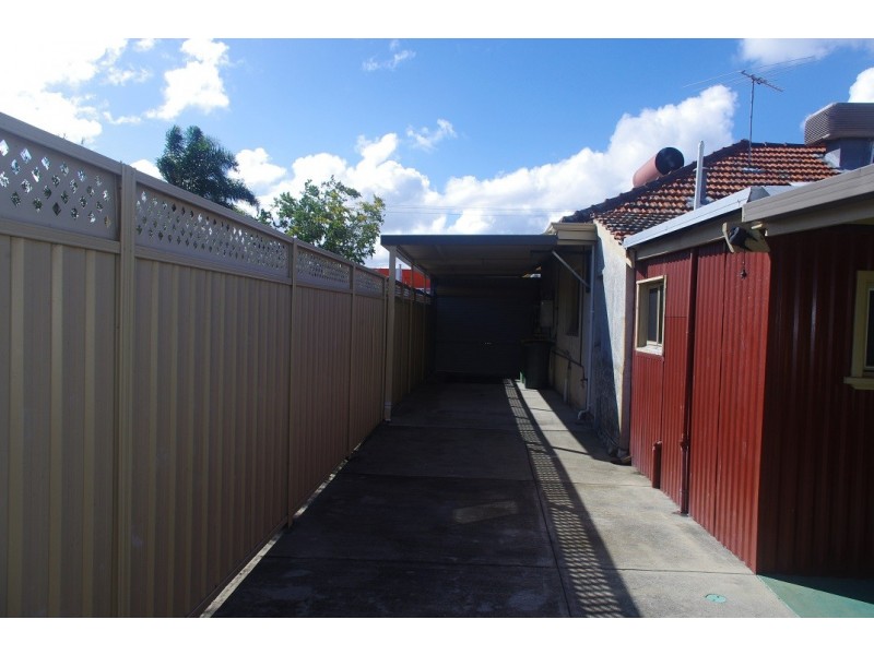 13 Chapman Road, St James WA 6102