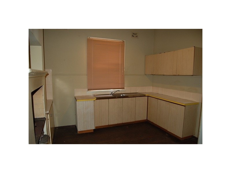 8 Fitzroy Road, Rivervale WA 6103