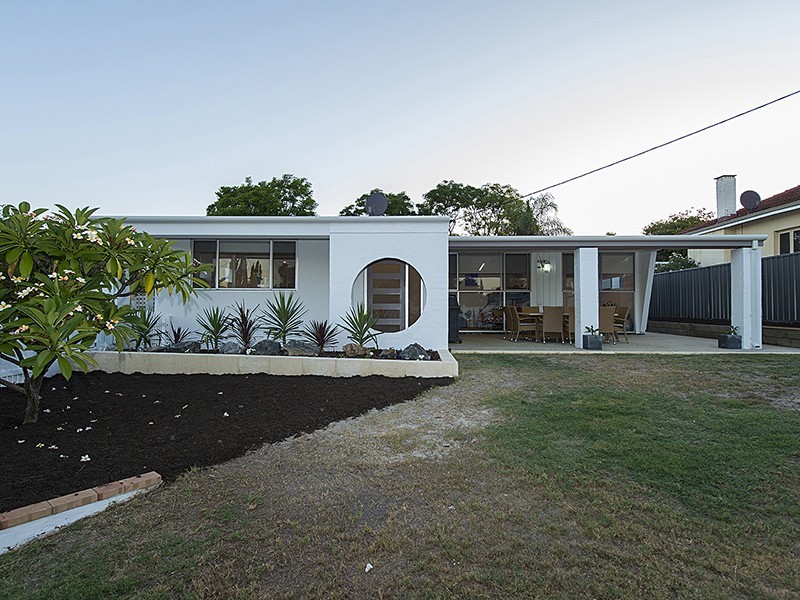 3 Gladstone St, St James WA 6102