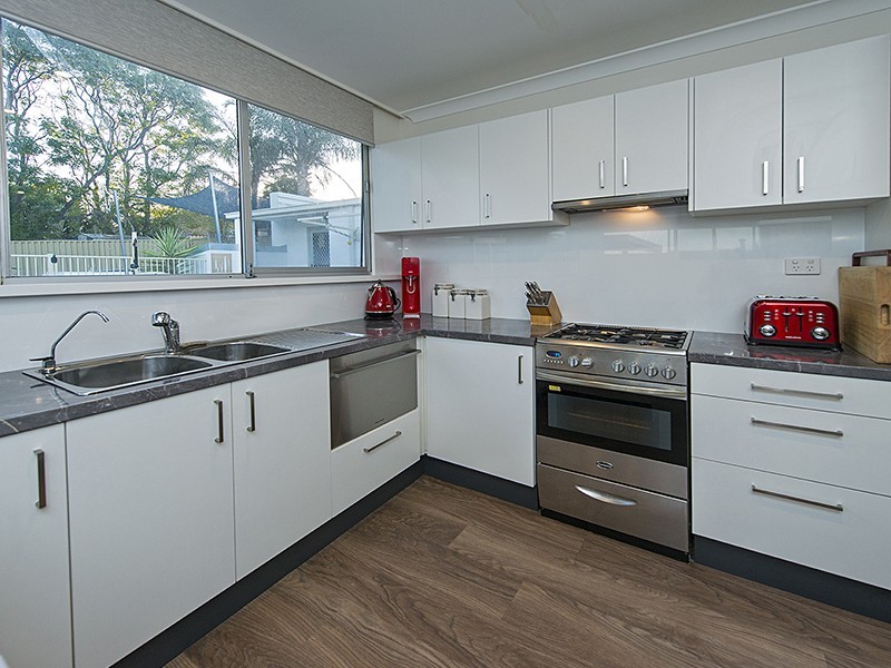 3 Gladstone St, St James WA 6102