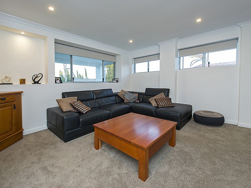 3 Gladstone St, St James WA 6102