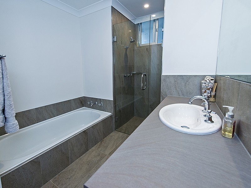 3 Gladstone St, St James WA 6102