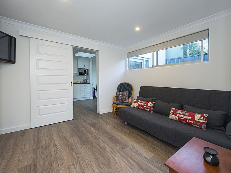 3 Gladstone St, St James WA 6102