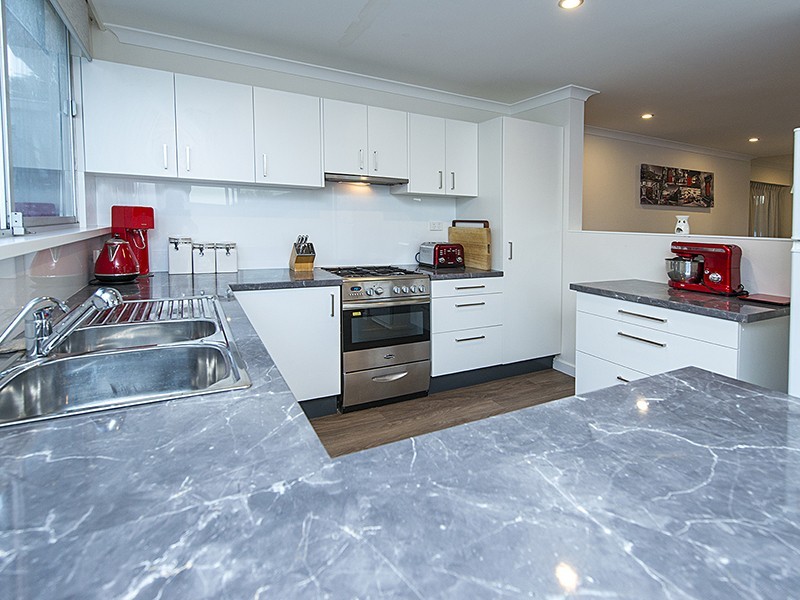 3 Gladstone St, St James WA 6102