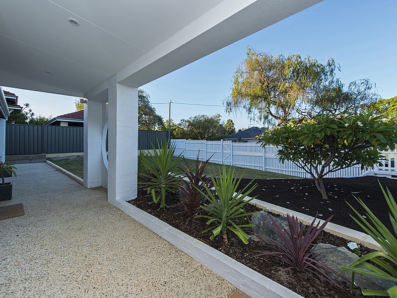 3 Gladstone St, St James WA 6102