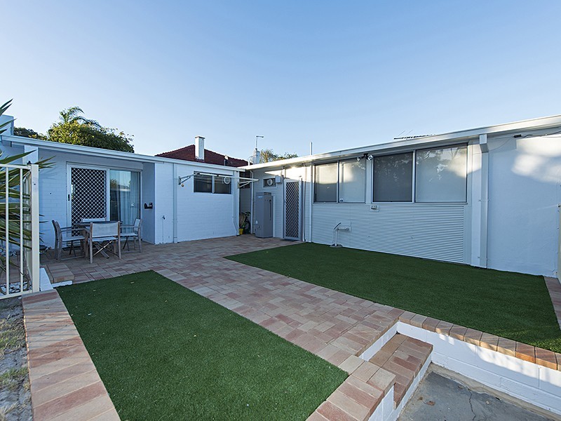 3 Gladstone St, St James WA 6102