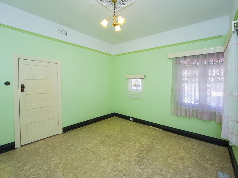 91 Kitchener Avenue, Victoria Park WA 6100