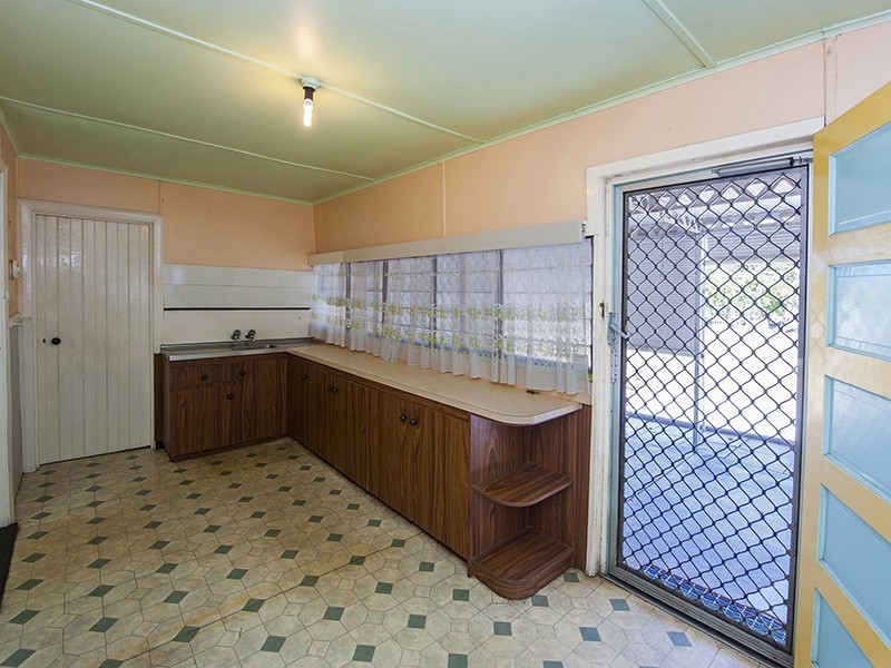 91 Kitchener Avenue, Victoria Park WA 6100