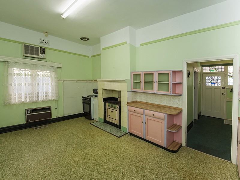 91 Kitchener Avenue, Victoria Park WA 6100