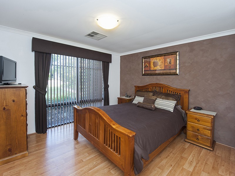 28 Gardiner Heights, Kinross WA 6028