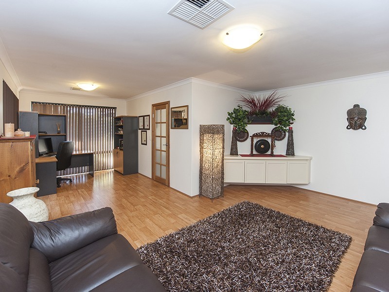 28 Gardiner Heights, Kinross WA 6028