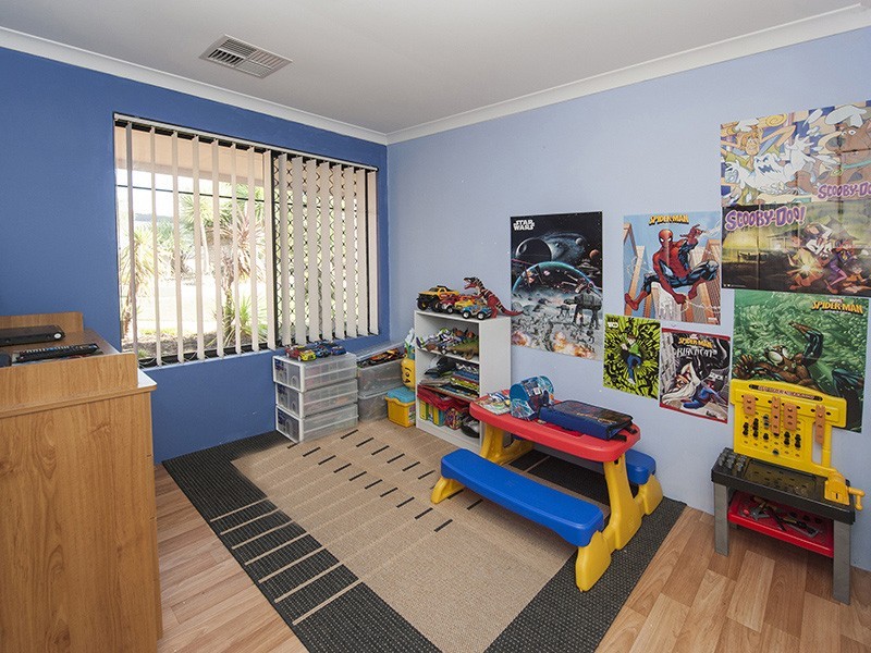 28 Gardiner Heights, Kinross WA 6028