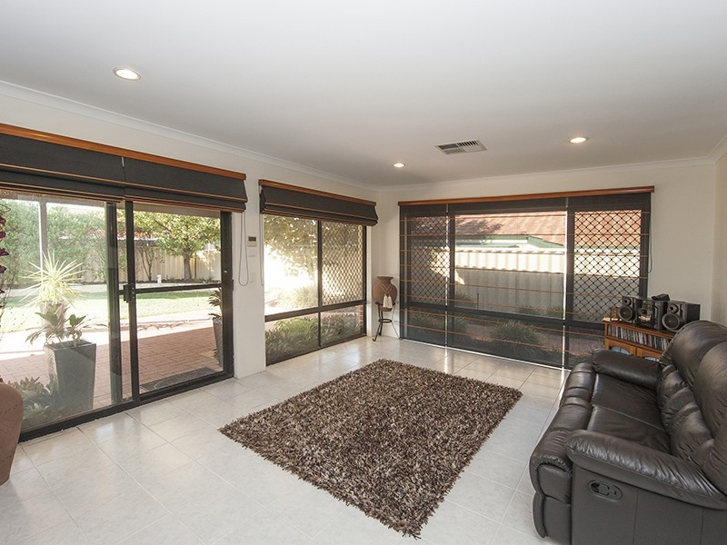 28 Gardiner Heights, Kinross WA 6028