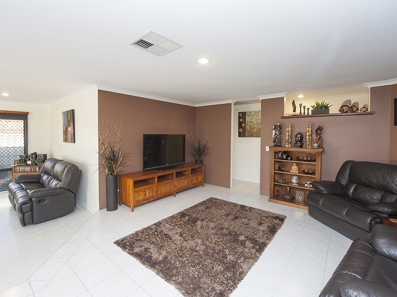 28 Gardiner Heights, Kinross WA 6028