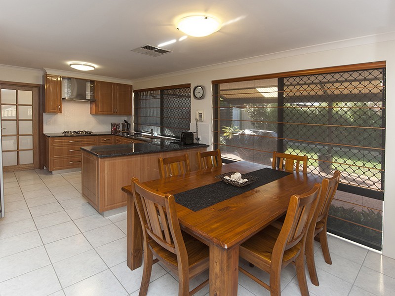 28 Gardiner Heights, Kinross WA 6028