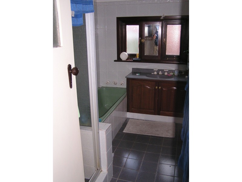 13 Salisbury Road, St James WA 6102