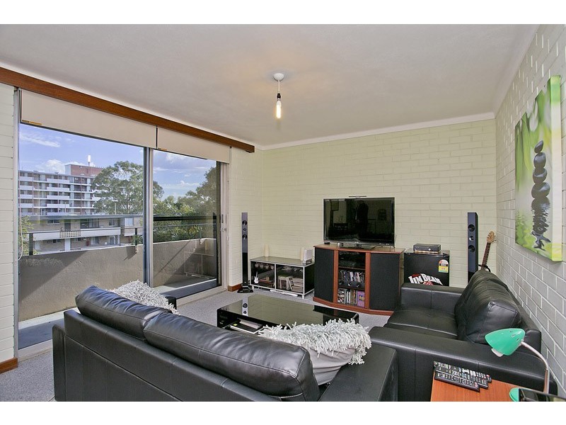 13 / 80 King George Street, Victoria Park WA 6100