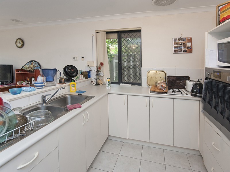 8/69 Upton Street, St James WA 6102